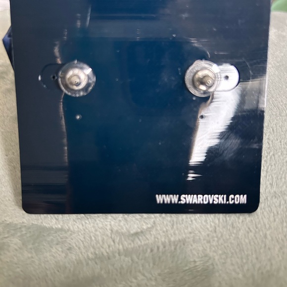 NWOT Swarovski Drop Earrings - Picture 3 of 3